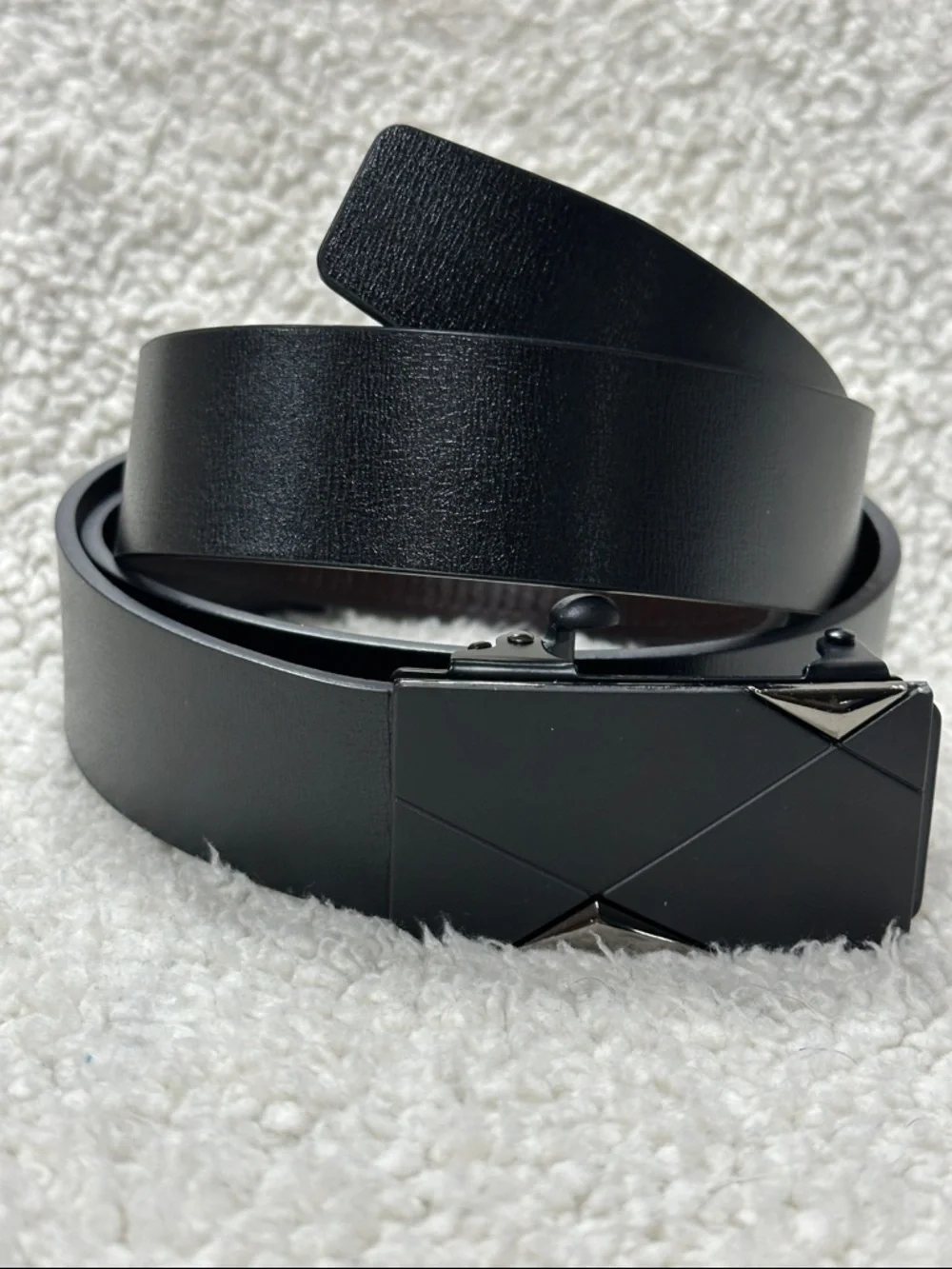 NWOT Black Rachet Belt,Vegan Leather Sleek Matte Black, Silver accent Buckle 48